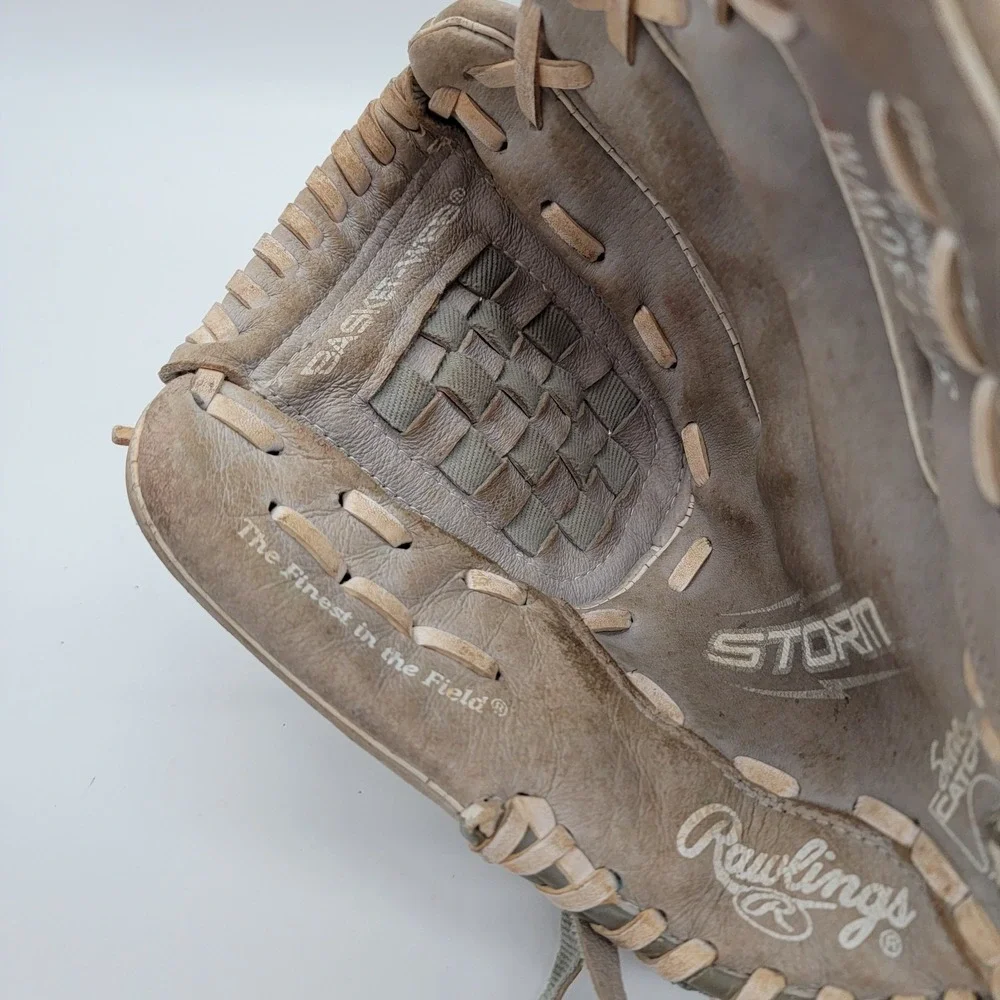 Rawlings Sure Catch Fastpitch Softball Glove Right hand Gray 11 1/2